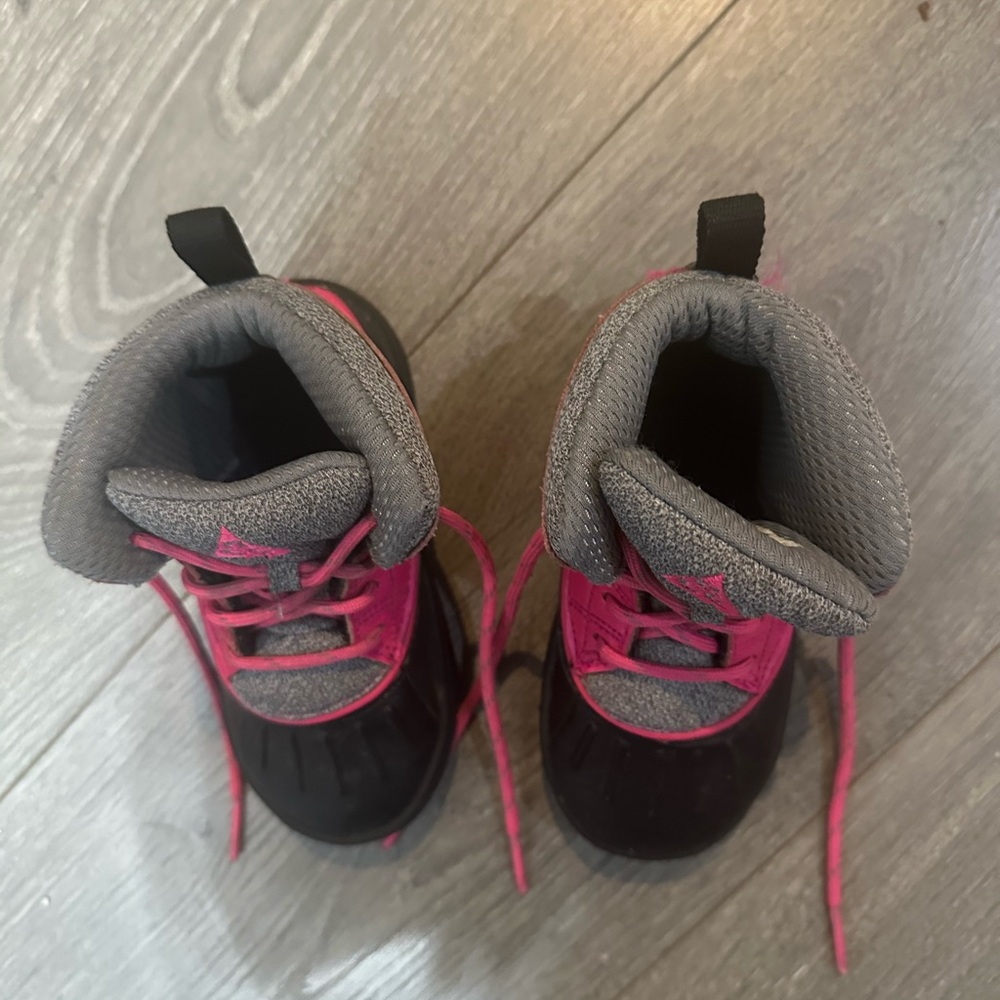 Toddler girls Nike snow boots! Size 8 like new! - Picture 2 of 5